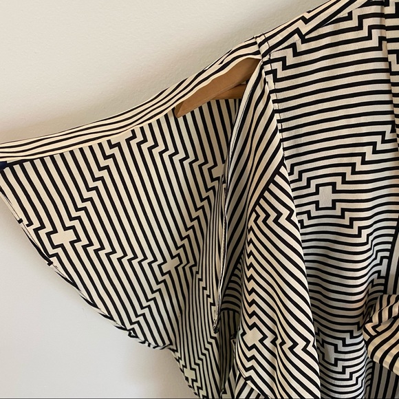 Tracy Reese Silk Tie Neck Flounced Diamond Top M - Picture 6 of 11